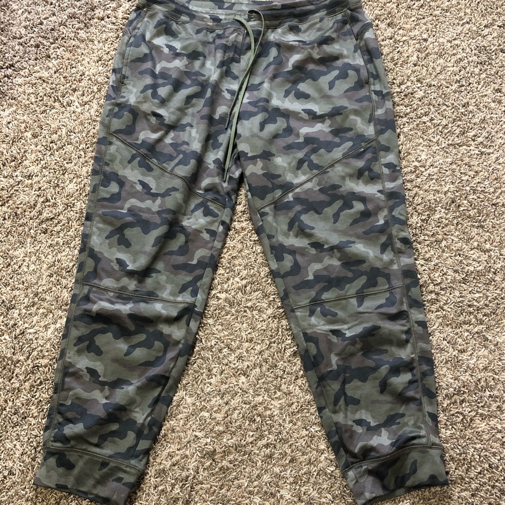 American Eagle Camo Joggers